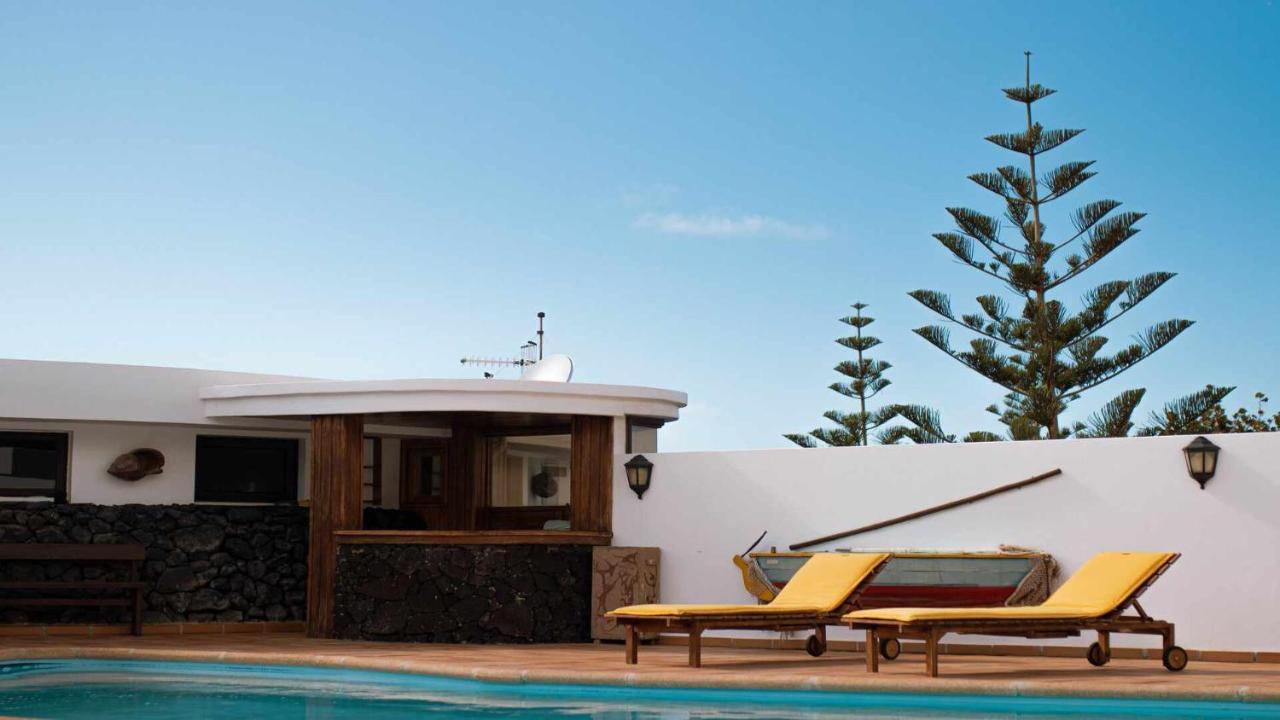 Bungalow Allende Famara Con Piscina Privada Y Ac Eksteriør bilde