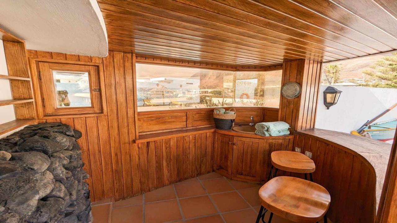 Bungalow Allende Famara Con Piscina Privada Y Ac Eksteriør bilde