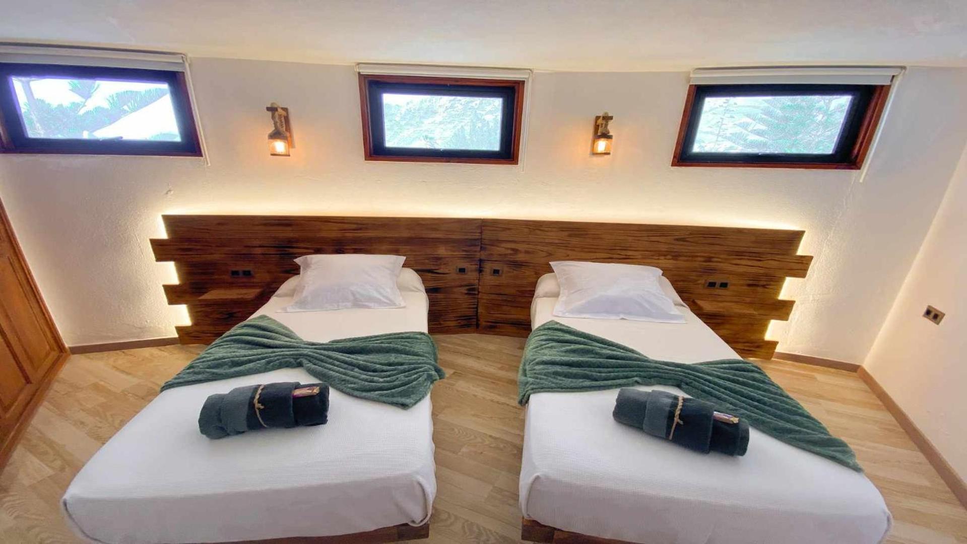 Bungalow Allende Famara Con Piscina Privada Y Ac Eksteriør bilde
