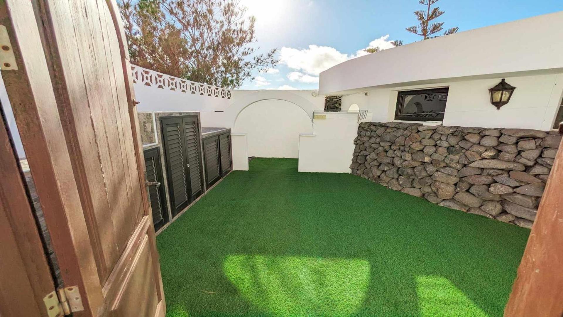 Bungalow Allende Famara Con Piscina Privada Y Ac Eksteriør bilde